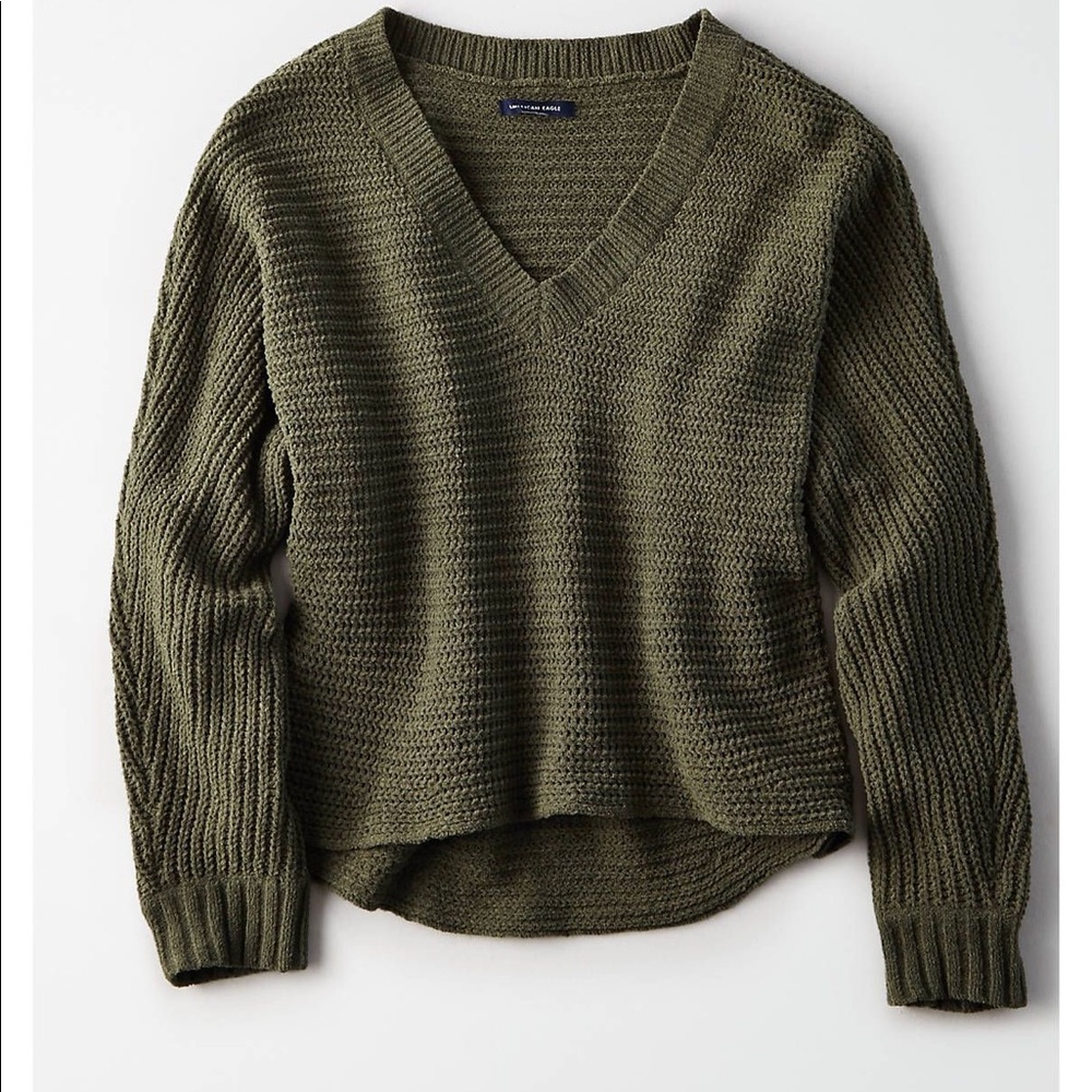American eagle olive green chenille cropped slouchy v-neck sweater
